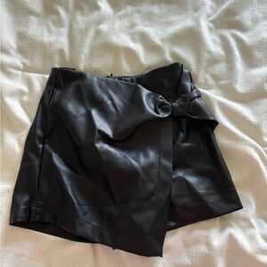 Francesca's Collections Black Mini Skirt